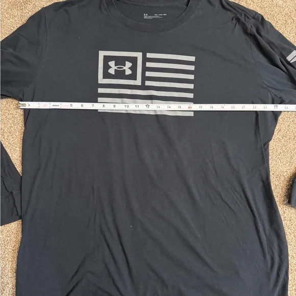 Under Armour Men's XXL Black Long Sleeve shirt with freedom Graphics - Picture 4 of 5